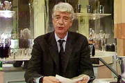 Lachen bis die Polizei kommt. Helga Hahnemann im legendären Richtersketch, Diether Krebs als verdutzter Polizist oder Harald Juhnke als gewiefter Ehebrecher - bei „Ein Mordsspaß“ bleibt garantiert kein Auge trocken ... - Rudi Carrell