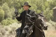 The Man in Black (Ed Harris).