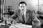 Großer Filmemacher mit viel geschäftlichem und künstlerischem Geschick: Walt Disney in seinem Büro in den Walt Disney Studios in Burbank, Kalifornien, circa 1940