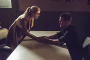 Felicity Smoak (Emily Bett Rickards) und Oliver Queen (Stephen Amell)