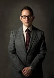 Harold Finch (Michael Emerson)