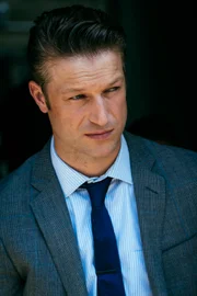 Dominick "Sonny" Carisi (Peter Scanavino)