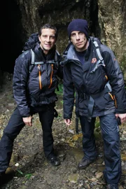 Bear Grylls (l.), Ben Stiller