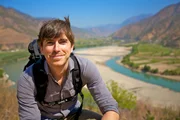 Simon Reeve at the first bend in Yangtze, Lijiang