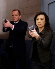 Phil Coulson (Clark Gregg), Melinda May (Ming-Na Wen)