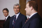 v.li.: A.D.A. Michael Cutter (Linus Roache) und D.A. Jack McCoy ( Sam Waterston)