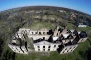 Erlebt seine Wiederauferstehung im Computer: Die Ruine von Schloss Schlodien dient Forschern aus drei Generationen als Grundlage für den Wiederaufbau des Schlosses im Computer.