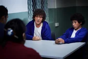 L-R:Jonah Takalua (Chris Lilley) und Moses (Tama Tauali'i)