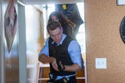 Diego Klattenhoff (Donald Ressler), Mozhan Marno (Samar Navabi).