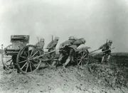 Die deutsche Infanterie auf dem Weg zur Front.