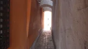 Teils sehr enge Gassen prägen das Bild der Altstadt von Regensburg.