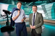 PHOENIX
Augstein und Blome - PHOENIX - DER EREIGNIS- UND DOKUMENTATIONSKANAL VON ARD UND ZDF
Jakob Augstein (l.) und Nikolaus Blome (r.)
© phoenix/R.Maro/version-foto.de, honorarfrei - Verwendung gemäß der AGB im Rahmen einer engen, unternehmensbezogenen Berichterstattung im PHOENIX-Zusammenhang bei Nennung "Bild: phoenix/R.Maro/version-foto.de" (S2), PHOENIX-Kommunikation, Tel: 0228/9584-196, Fax: -199, presse@phoenix.de