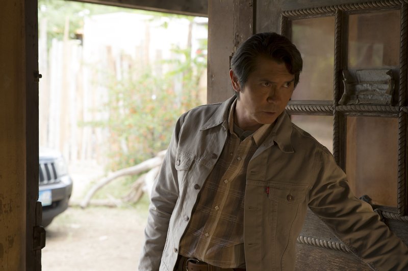 Films Et Séries Tv Avec Lou Diamond Phillips [05x08] Probleme über Probleme (Stand Your Ground) - Longmire – TV