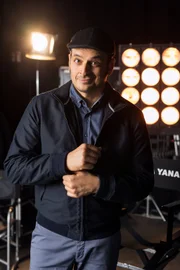 Widmet sich mit filmaffinen Improspielen und Einspielern in jeder Folge einem anderen Filmgenre: Kaya Yanar