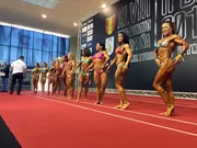 Die Kandidatinnen der spanischen Bodybuilder-Meisterschaft in Alicante