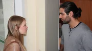 Als Metzgerei-Azubi Svenja (18) in hippen, sexy Klamotten ihre große Liebe Murat (20) überraschend besuchen will, lässt er sie nicht herein.
