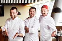 Titel: Mein Lokal, Dein Lokal;
Person: Martin Baudrexel; Mike Süsser;Andreas C. Studer;
Copyright: kabel eins/ Stefan Hobmaier;
Fotograf: Stefan Hobmaier;
Bildredakteur: Eva Fleischmann;
Dateiname: 1214324.jpg;
: fuer redaktionelle Zwecke und nur im Rahmen der Programmankuendigung verwendet werden. Spaetere Veroeffentlichungen sind nur nach Ruecksprache und ausdruecklicher Genehmigung der ProSiebenSat1 TV Deutschland GmbH moeglich. Nicht fuer EPG! Verwendung nur mit vollstaendigem Copyrightvermerk. Das Foto darf nicht veraendert, bearbeitet und nur im Ganzen verwendet werden. Es darf nicht archiviert werden. Es darf nicht an Dritte weitergeleitet werden. Bei Fragen: foto@prosiebensat1.com Voraussetzung fuer die Verwendung dieser Programmdaten ist die Zustimmung zu den Allgemeinen Geschaeftsbedingungen der Presselounges der Sender der ProSiebenSat.1 Media SE.; Titel: Mein Lokal, Dein Lokal;
Person: Martin Baudrexel; Mike Süsser;Andreas C. Studer;
Copyright: kabel eins/ Stefan Hobmaier;
Fotograf: Stefan Hobmaier;
Bildredakteur: Eva Fleischmann;
Dateiname: 1214324.jpg;
: fuer redaktionelle Zwecke und nur im Rahmen der Programmankuendigung verwendet werden. Spaetere Veroeffentlichungen sind nur nach Ruecksprache und ausdruecklicher Genehmigung der ProSiebenSat1 TV Deutschland GmbH moeglich. Nicht fuer EPG! Verwendung nur mit vollstaendigem Copyrightvermerk. Das Foto darf nicht veraendert, bearbeitet und nur im Ganzen verwendet werden. Es darf nicht archiviert werden. Es darf nicht an Dritte weitergeleitet werden. Bei Fragen: foto@prosiebensat1.com Voraussetzung fuer die Verwendung dieser Programmdaten ist die Zustimmung zu den Allgemeinen Geschaeftsbedingungen der Presselounges der Sender der ProSiebenSat.1 Media SE.;