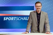 WESTDEUTSCHER RUNDFUNK KÖLN Michael Antwerpes Moderator Sportschau © WDR/Herby Sachs, honorarfrei - Verwendung gemäß der AGB im engen inhaltlichen, redaktionellen Zusammenhang mit genannter WDR-Sendung und bei Nennung "Bild: WDR/Herby Sachs" (S1). WDR Presse und Information/Bildkommunikation, Köln, Tel: 0221/220 -7132 oder -7133, Fax: -777132, bildkommunikation@wdr.de
