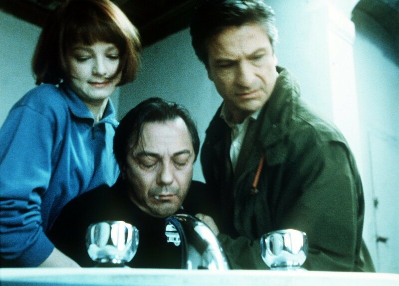 [06x02] 6. Staffel, Teil 2 (La Piovra VI Seconda Puntata) Allein