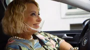 Die Taxifahrerin Susi Pundratschek (gespielt von Margarethe Tiesel) führt uns durch die Geschichte.