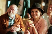 Irene (Katharina Wackernagel) ist ganz im Glück.