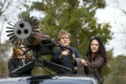 (v.l.n.r.) Scarlett (Amber Skye Noyes); Angus MacGyver (Lucas Till); Riley Davis (Tristin Mays)