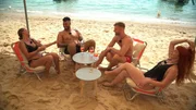 V.l.: Christina, Ferhat, Paul und Olivia auf ihrem Date zu viert.