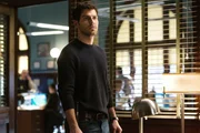 Nachdem Nick (David Giuntoli) die Killer außer Gefecht gesetzt hat, muss er ein neues Versteck für das Baby finden.