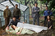 2. Staffel: Vorne: Nick Burkhardt (David Giuntoli) und Juliette Lambert (Bitsie Tulloch), Mitte v.l.: Hank Green (Russell Hornsby), Sergeant Wu (Reggie Lee), Rosalee Calvert (Bree Turner) und Eddy Monroe (Silas Weir Mitchell), hinten: Captain Ericson (Sasha Roiz).