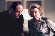 L-R: Tony Soprano (James Gandolfini) and Livia Soprano (Nancy Marchand)