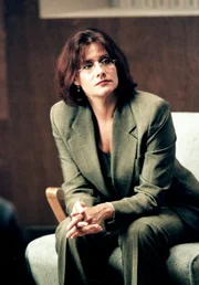 Dr. Jennifer Melfi (Lorraine Bracco)