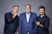 Zusammen mit dem Rechtsanwalt Dr. Manfred Ainedter (M.) gehen die Comedians Andreas Vitásek (l.) und Ciro DeLuca (r.) dem Österreichischen Rechtssystem auf den Grund und erforschen, was man in Österreich wirklich tun darf und was nicht ...