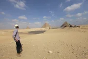 Begleiten Sie den Journalisten Alastair Sooke auf seiner Reise zur großen Pyramide von Gizeh.