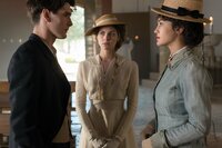 (v.l.n.r.) Julio (Yon González); Alicia (Amaia Salamanca); Maite (Megan Montaner) (v.l.n.r.) Julio (Yon González); Alicia (Amaia Salamanca); Maite (Megan Montaner)