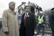 (l-r) Dennis Farina as Det. Joe Fontana, Michael Imperioli as Det. Nick Falco