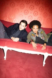 Tabula Rasa
Die Hosts Laurin Buser und Fatima Moumouni
SRF/Tim Bruening