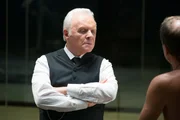 Dr. Robert Ford (Anthony Hopkins)