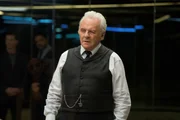 Dr. Robert Ford (Anthony Hopkins).