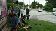 Protestaktion gegen vielbefahrenen Kreisverkehr in Kramsach