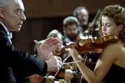 Herbert von Karajan und Anne-Sophie Mutter bei der Aufnahme des Violinkonzerts von Beethoven, 1984