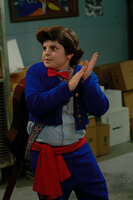 Ace Ventura Jr. (Josh Flitter) tritt in die Fußstapfen seines Vaters und versucht als Kinderdetektiv tierische Fälle zu lösen ... Ace Ventura Jr. (Josh Flitter) tritt in die Fußstapfen seines Vaters und versucht als Kinderdetektiv tierische Fälle zu lösen ...
