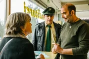 L-R: Theresa Zaindl (Kathi Leitner), Martin Riedl (Paul Sedlmeir) und Yazid (Hannes Ringlstetter)