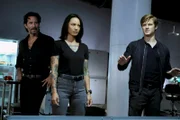 L-R: Russ Taylor(Henry Ian Cusick), Desi Nguyen (Levy Tran), Angus "Mac"  MacGyver ( Lucas Till)