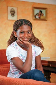 Martha Foday, Schülerin aus Berlin-Wedding, spielt mit ihren Freundinnen gern „Germany's Next Topmodel”.