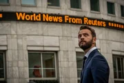 Massimo Ruggero (Alessandro Borghi)
