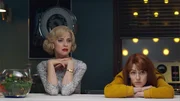 Marlène Leroy (Elodie Frenck, l), Alice Avril (Blandine Bellavoir)