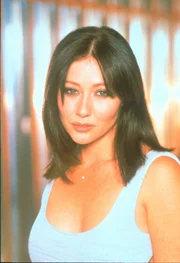 (3. Staffel) - Prue (Doherty Shannen) entdeckt ihre Zuneigung zu einem Mann aus der Vergangenheit ...