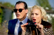 Swan Laurence (Samuel Labarthe) und Marlene (Elodie Frenck)