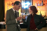 Swan Laurence (Samuel Labarthe) und Alice (Blandine Bellavoir)