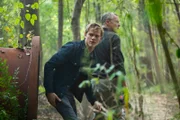 MacGyver  Le fichier 47  Father + Son + Father + Matriarch - Saison 4 (8/13) Lorsqu’Oversight est presque tué dans un bombardement, il recrute Mac afin de retrouver l’auteur suspecté. Mac rencontre sa tante Gwendolyn. (USA-2020) Avec: Lucas Till, Justin Hires, Tristin Mays, Meredith Eaton, Levy Tran, Henry Ian Cusick